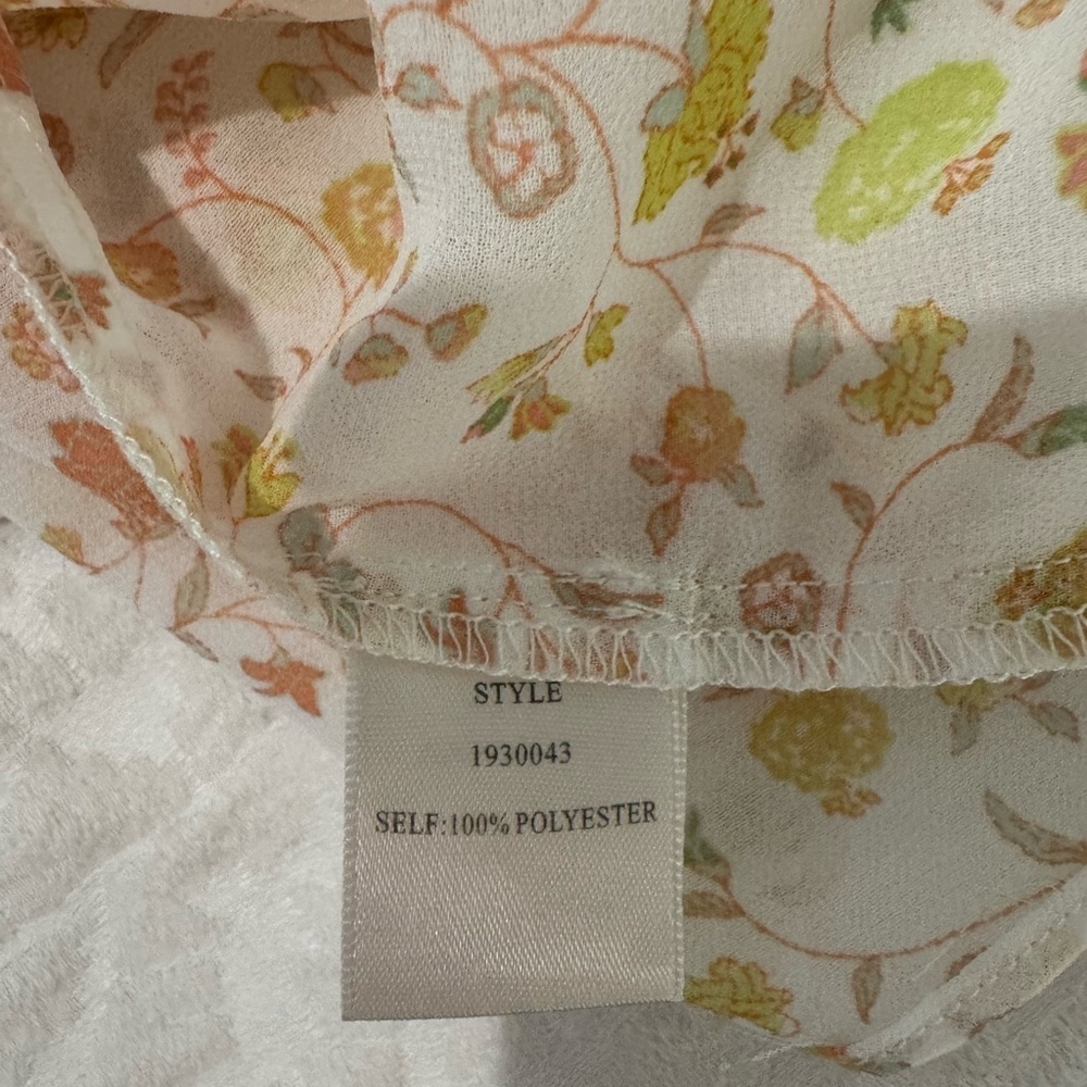 Current air Anthropologie Floral Ruffle sleeve split neckline Blouse - Picture 8 of 9